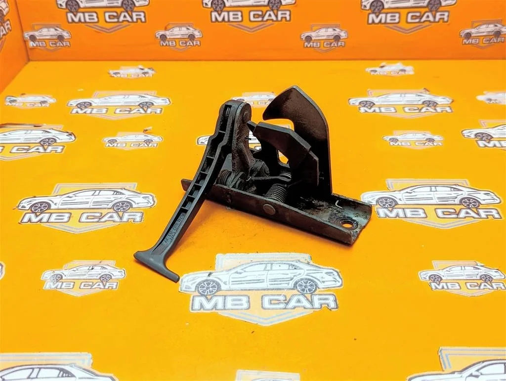 Замок капота Mercedes-Benz