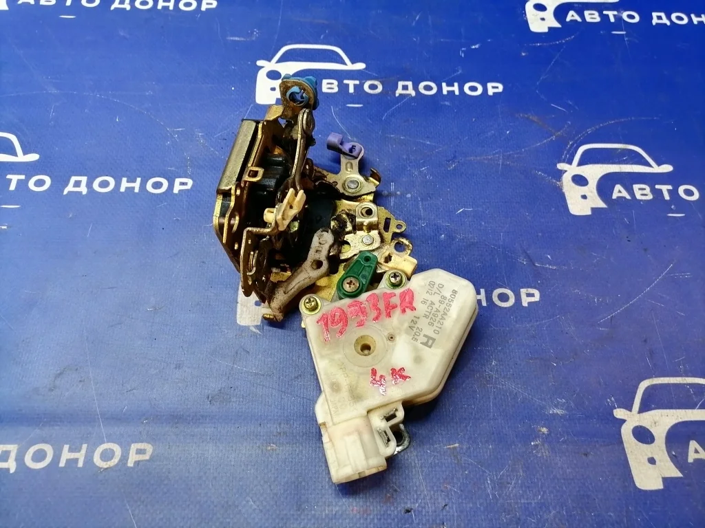 замок двери NISSAN XTRAIL NT30 QR20DE