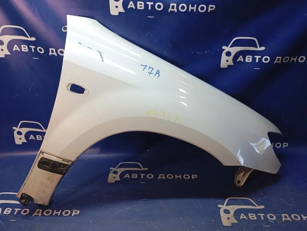 крыло MITSUBISHI AIRTREK CU2W 4G63