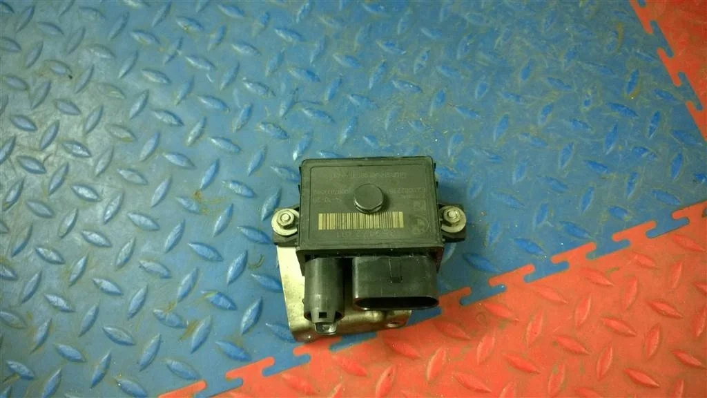 реле свечей накала BMW X3 E83  N47D20A 177лс 2.0D