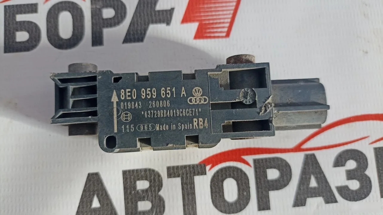 Audi A4 B7 Датчик удара A4 B7 (2004—2009)