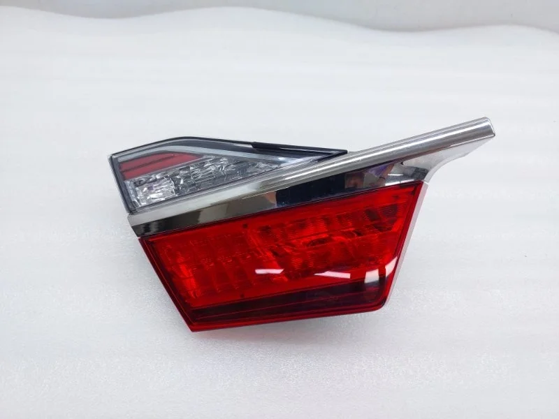 Фонарь Toyota Camry 2017 55