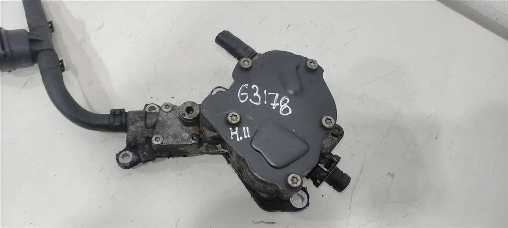 Насос вакуумный 038145209N  1.9 TDI Audi