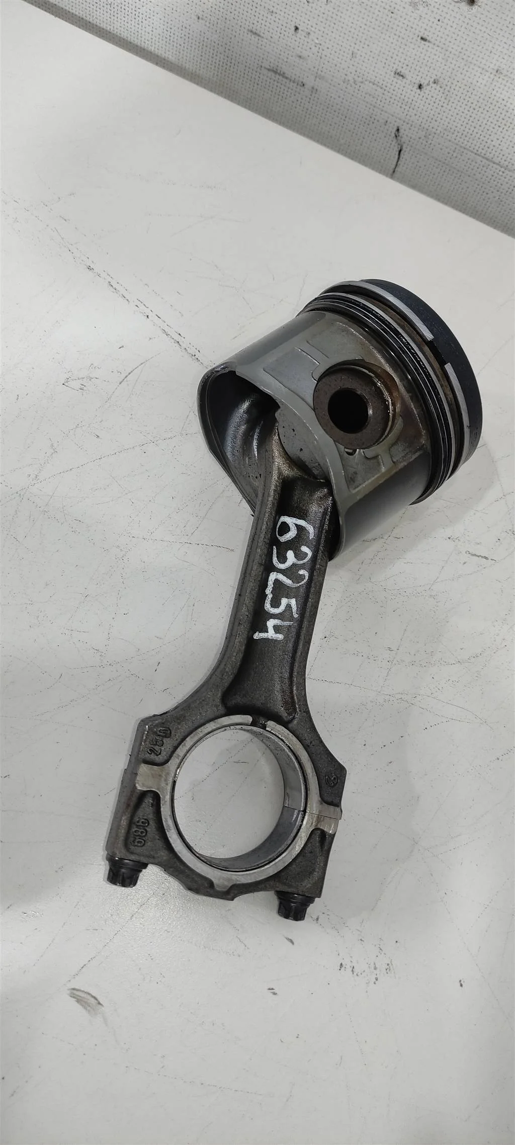 Поршень M57D30, 306D1  3.0 Турбо дизель BMW