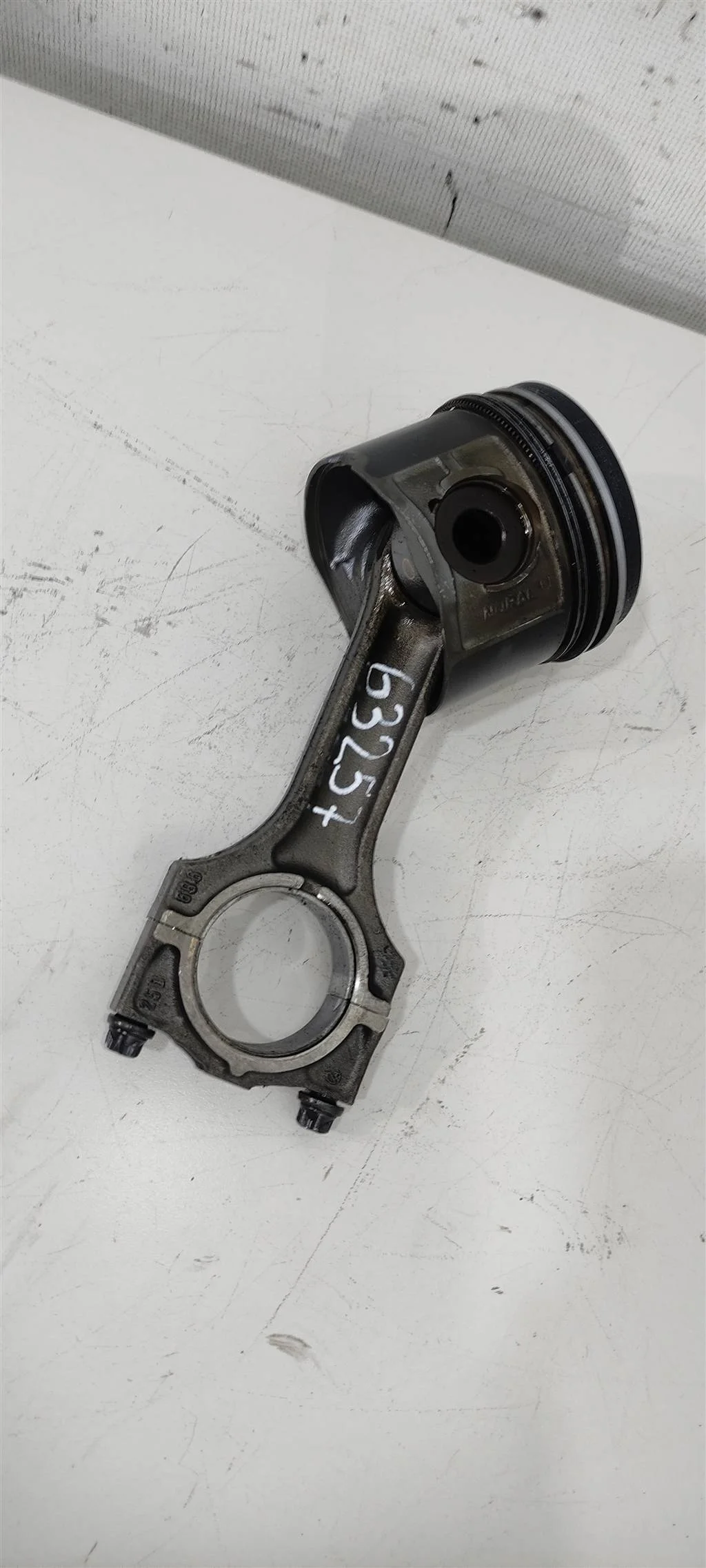 Поршень M57D30, 306D1  3.0 Турбо дизель BMW