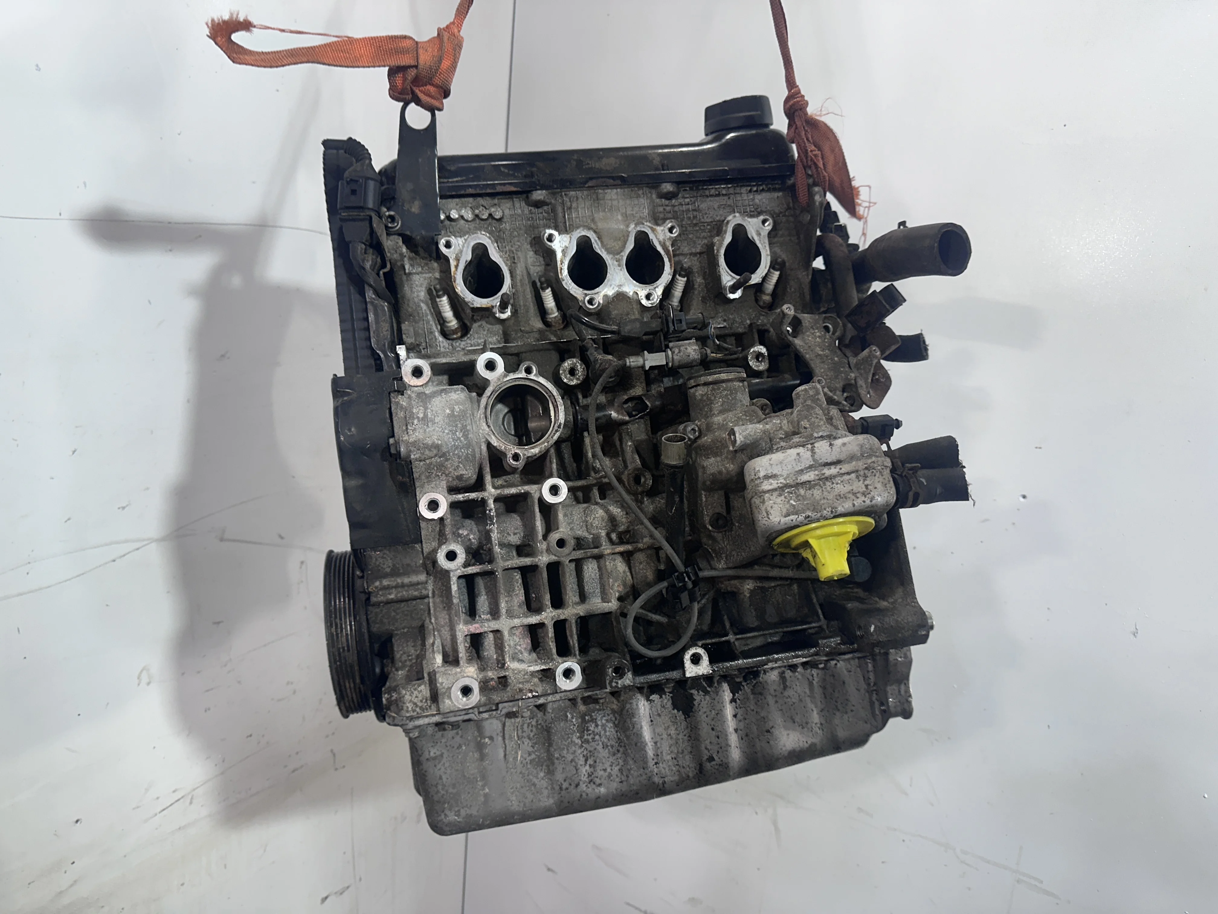 Двигатель AHL  AKL 1.6 Бензин Volkswagen