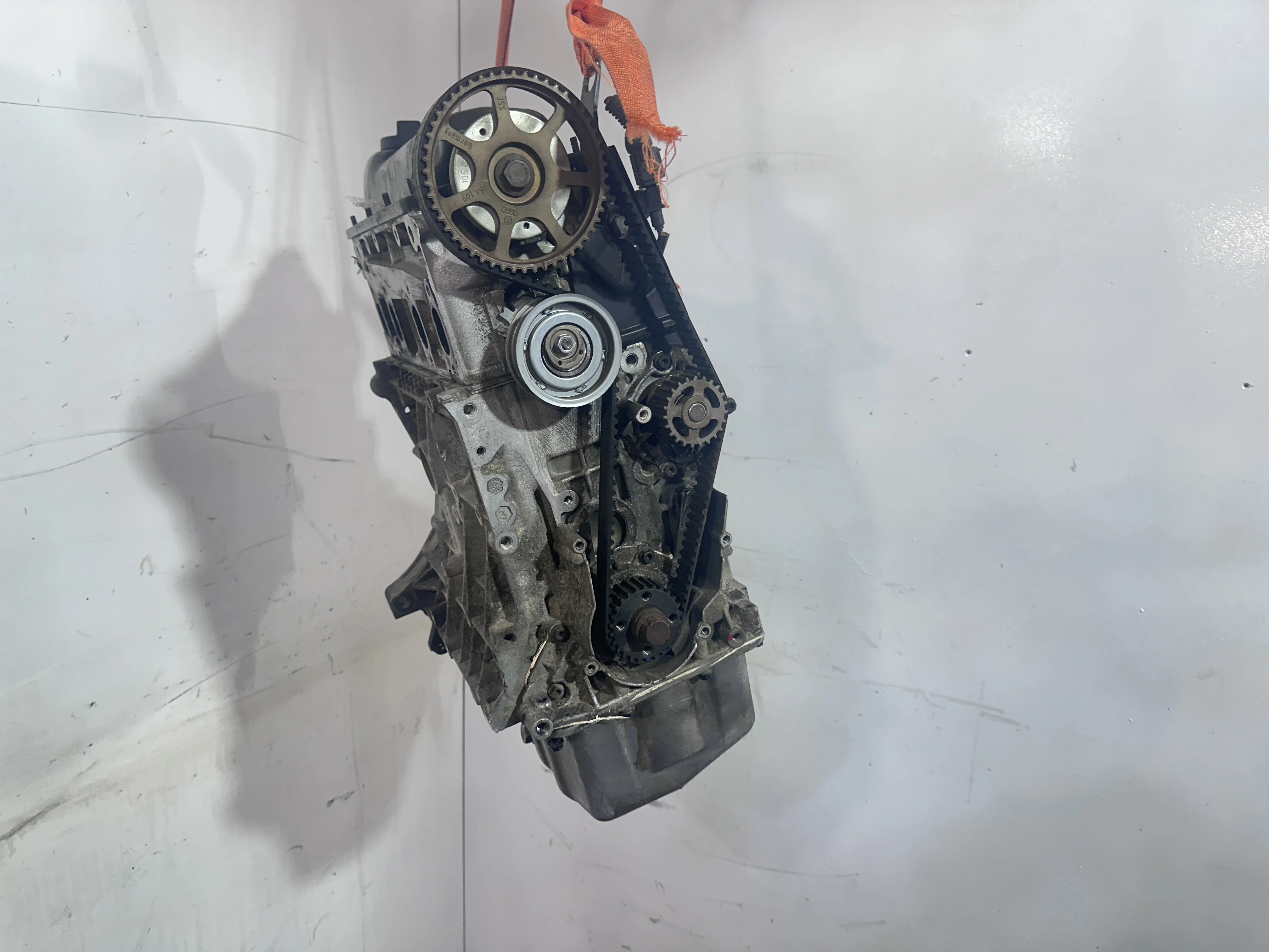 Двигатель AHL  AKL 1.6 Бензин Volkswagen