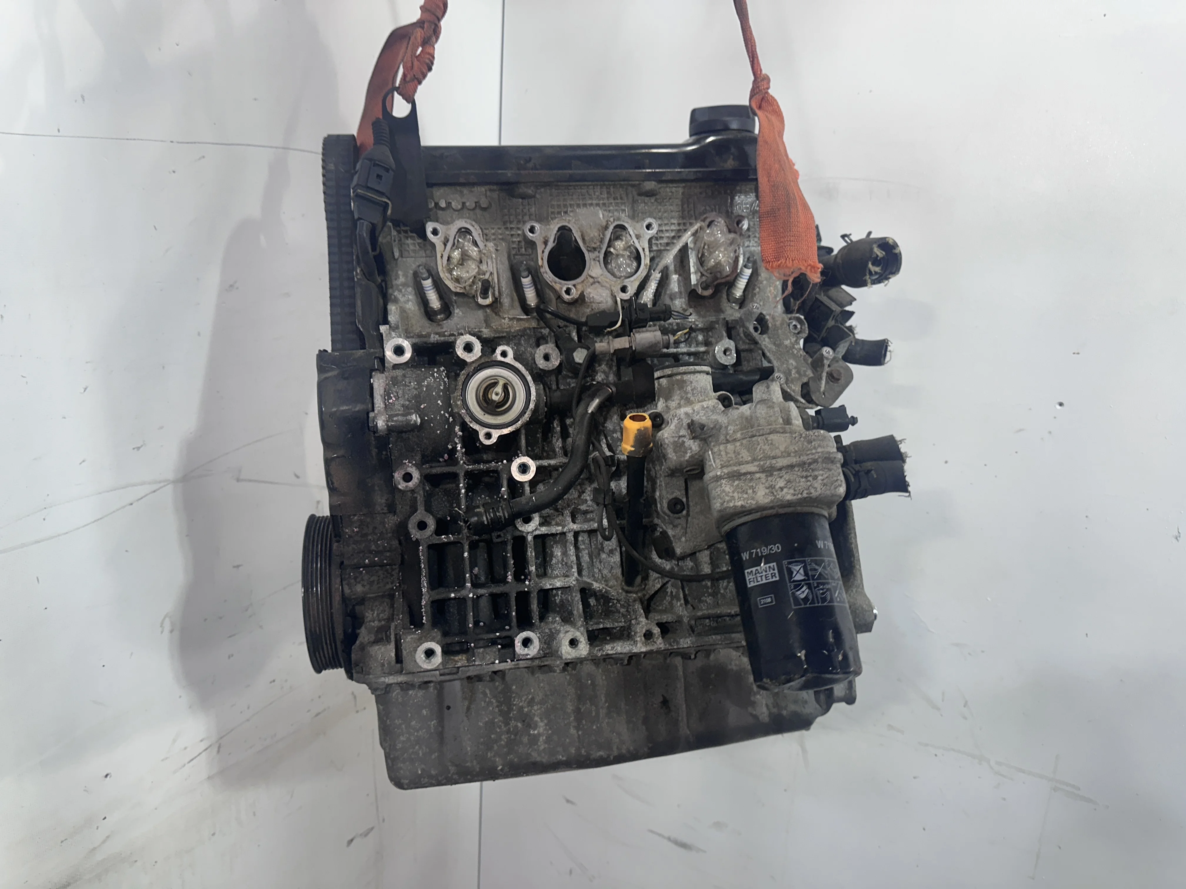 Двигатель AHL  AKL 1.6 Бензин Volkswagen