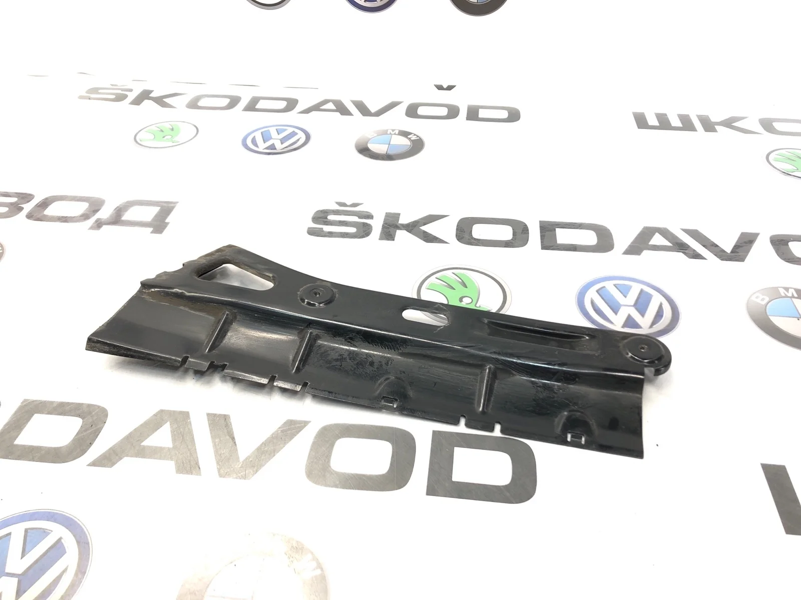 Кронштейн бампера Skoda Octavia 2011 1Z9807147 A5 (1Z) 1.8 CDAB, задний левый