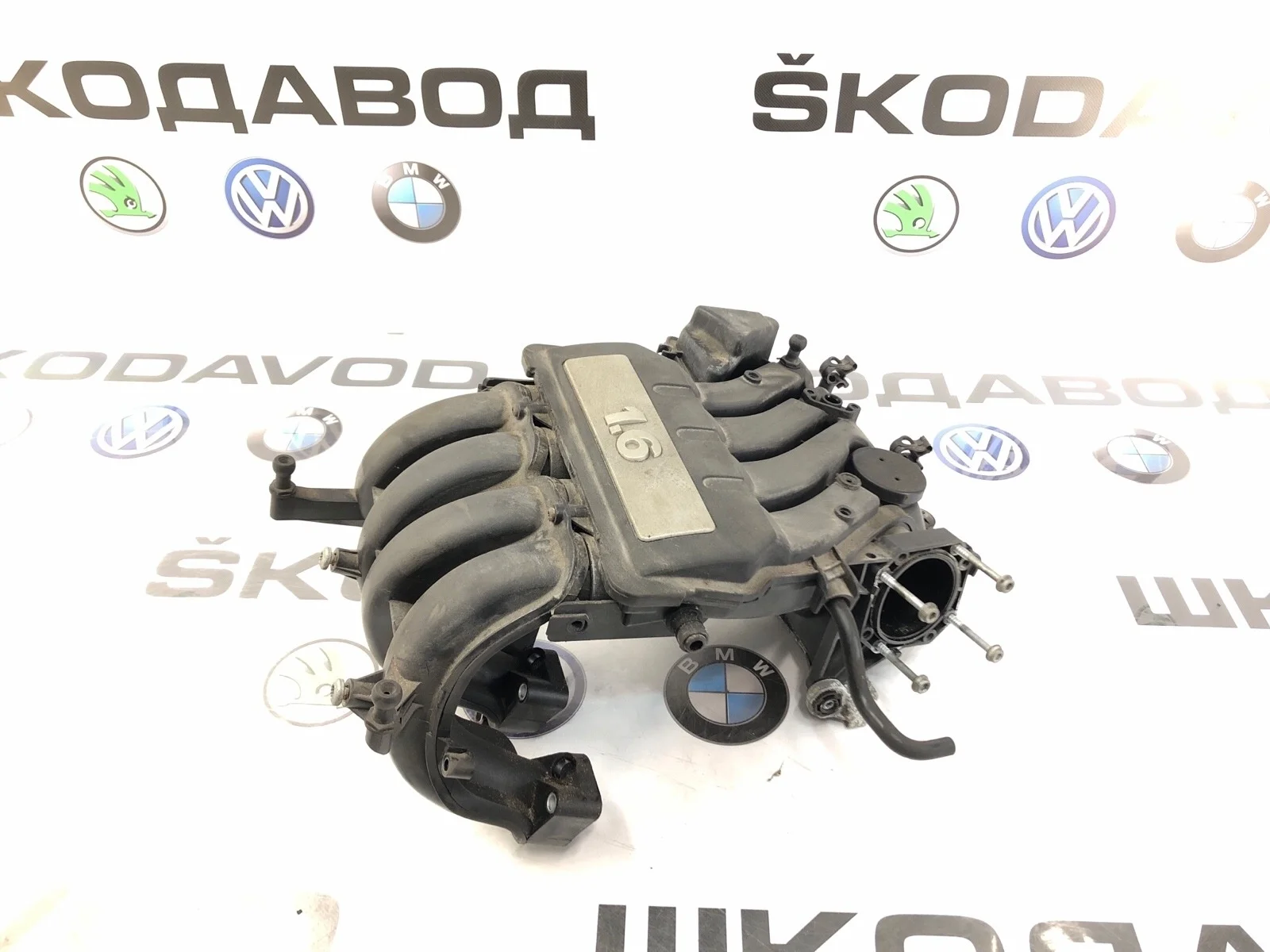 Коллектор впускной Skoda Octavia 2011 06A133203EM A5 (1Z) 1.6 BSE
