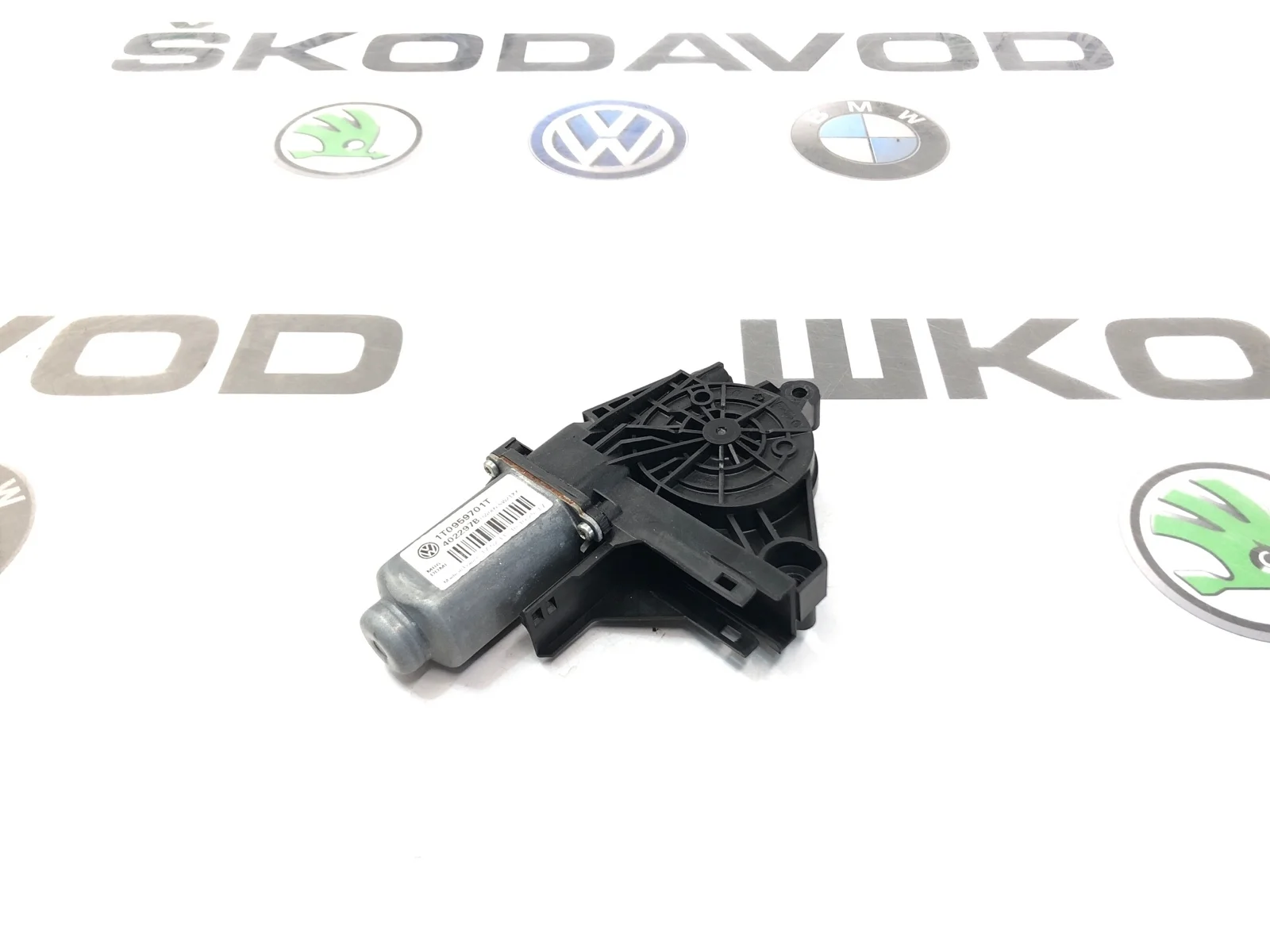 Мотор стеклоподъемника Skoda Octavia 2011 1T0959701T A5 (1Z) 1.6 BSE, передний левый