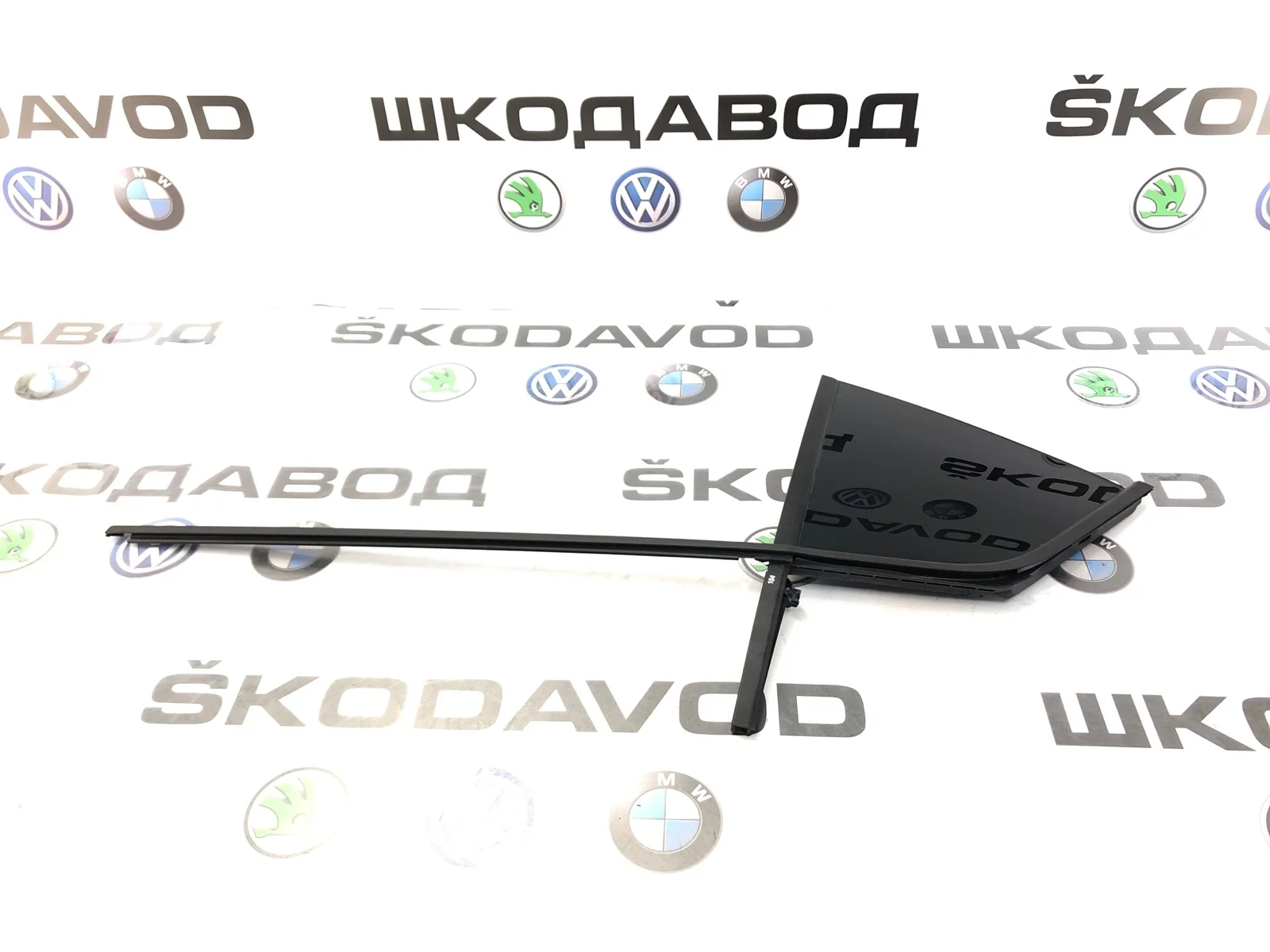 Форточка двери Skoda Octavia Rs 2014 5E5845213 A7 (5E), задняя левая