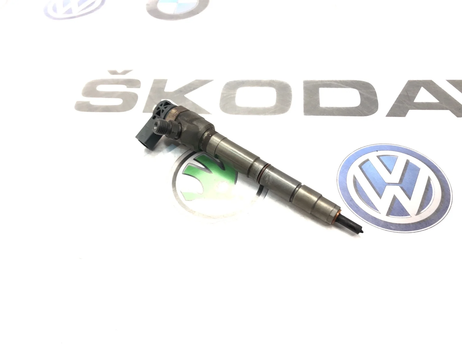 Топливная форсунка Skoda Yeti 2014 03L130277J 5L 2.0 CFJA
