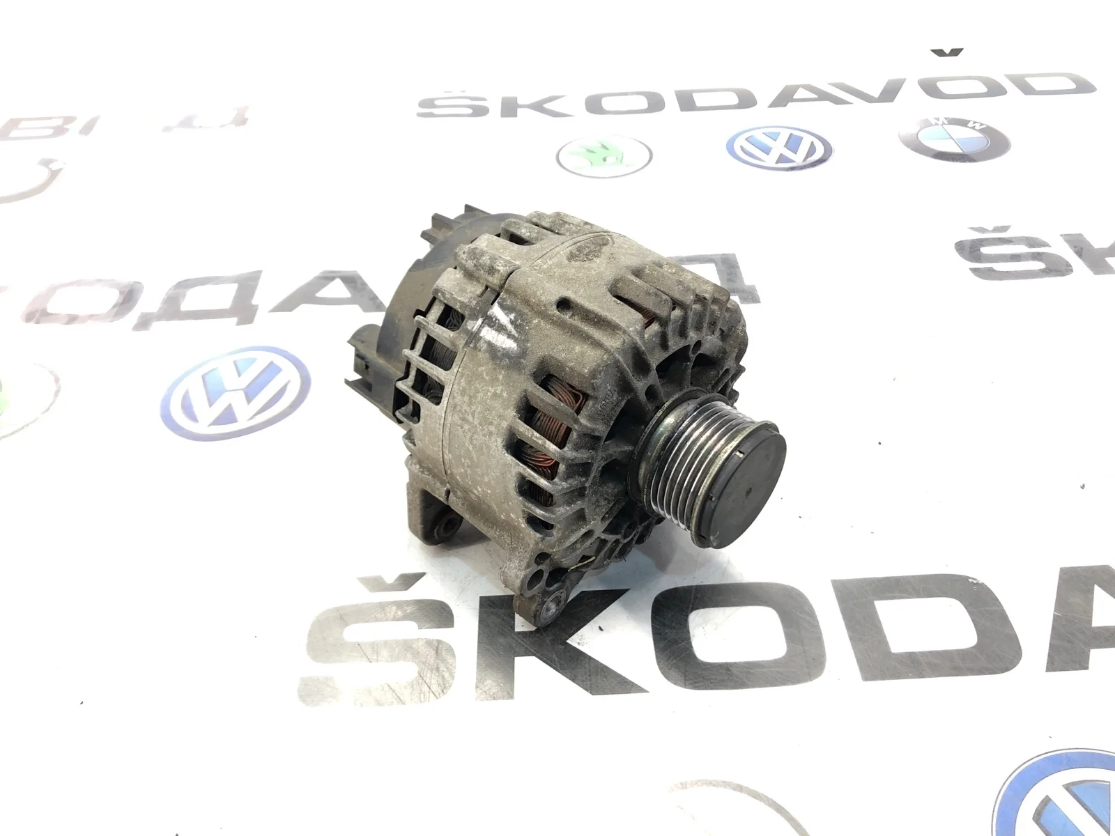 Генератор Skoda Yeti 2014 03L903023F 5L 2.0 CFJA