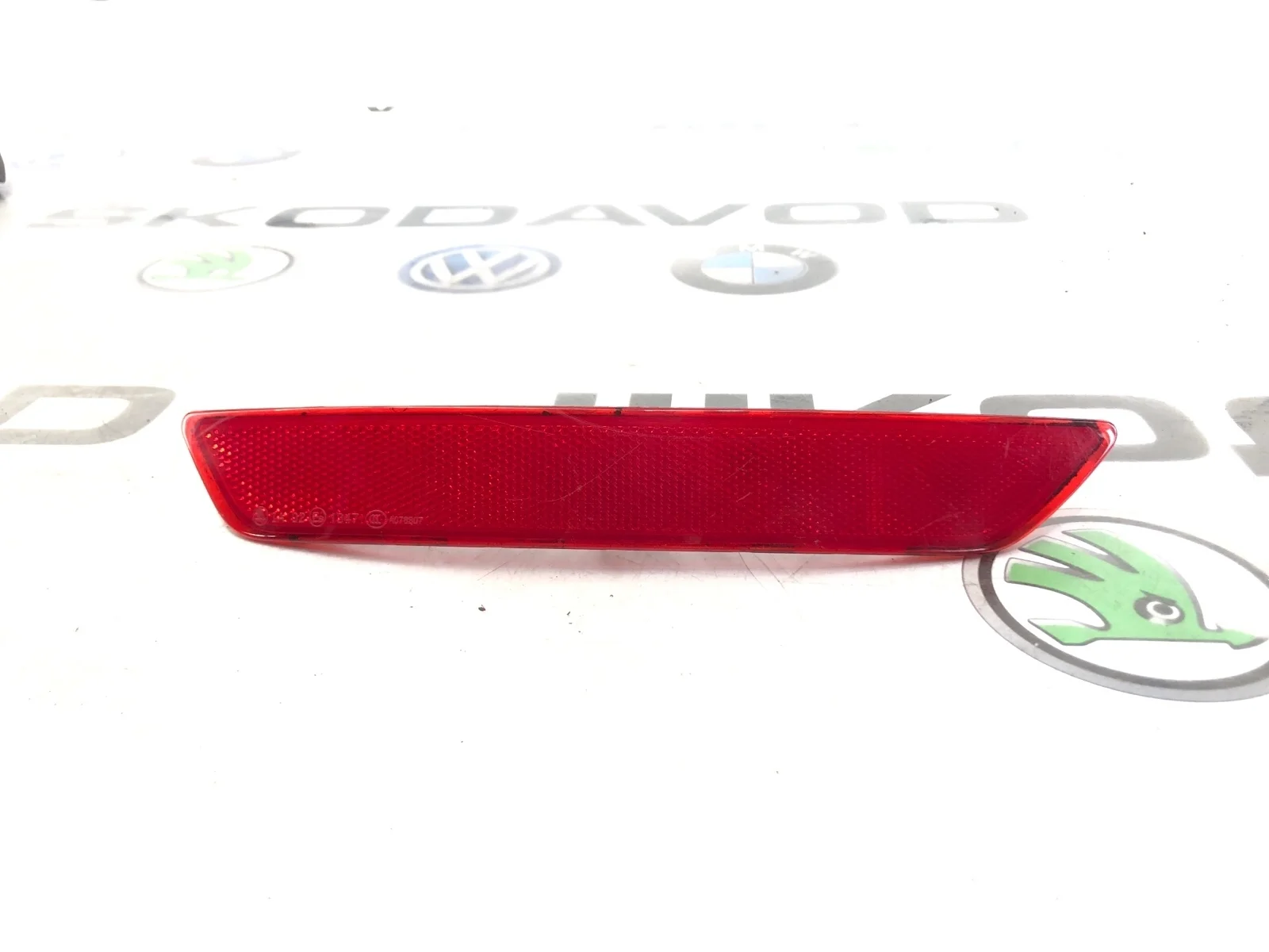 Катафот бампера Skoda Yeti 2014 5L0945105A 5L 2.0 CFJA, задний левый