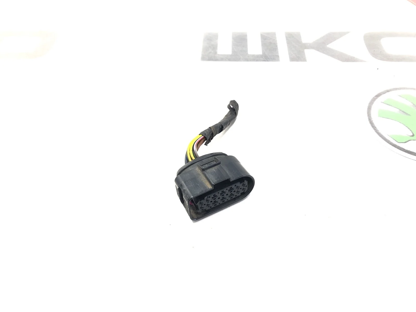 Разъем фары ксенон Skoda Yeti 2014 3C0973737 5L 2.0 CFJA