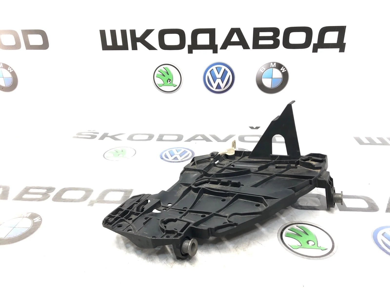 Кронштейн фары Volkswagen Touareg 2007 7L6941291 1 GP РЕСТАЙЛИНГ 3.0 BKS, передний правый