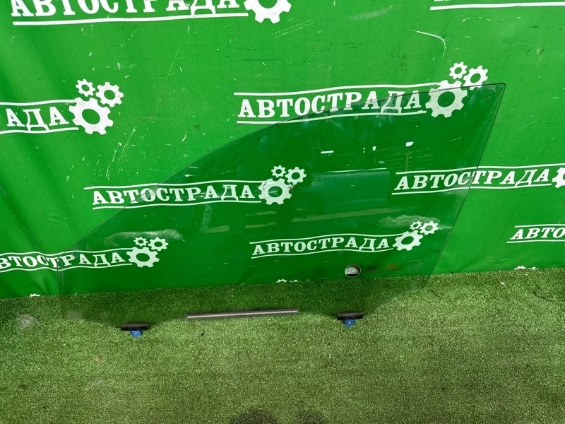Стекло двери Lexus IS 3 2013-2019