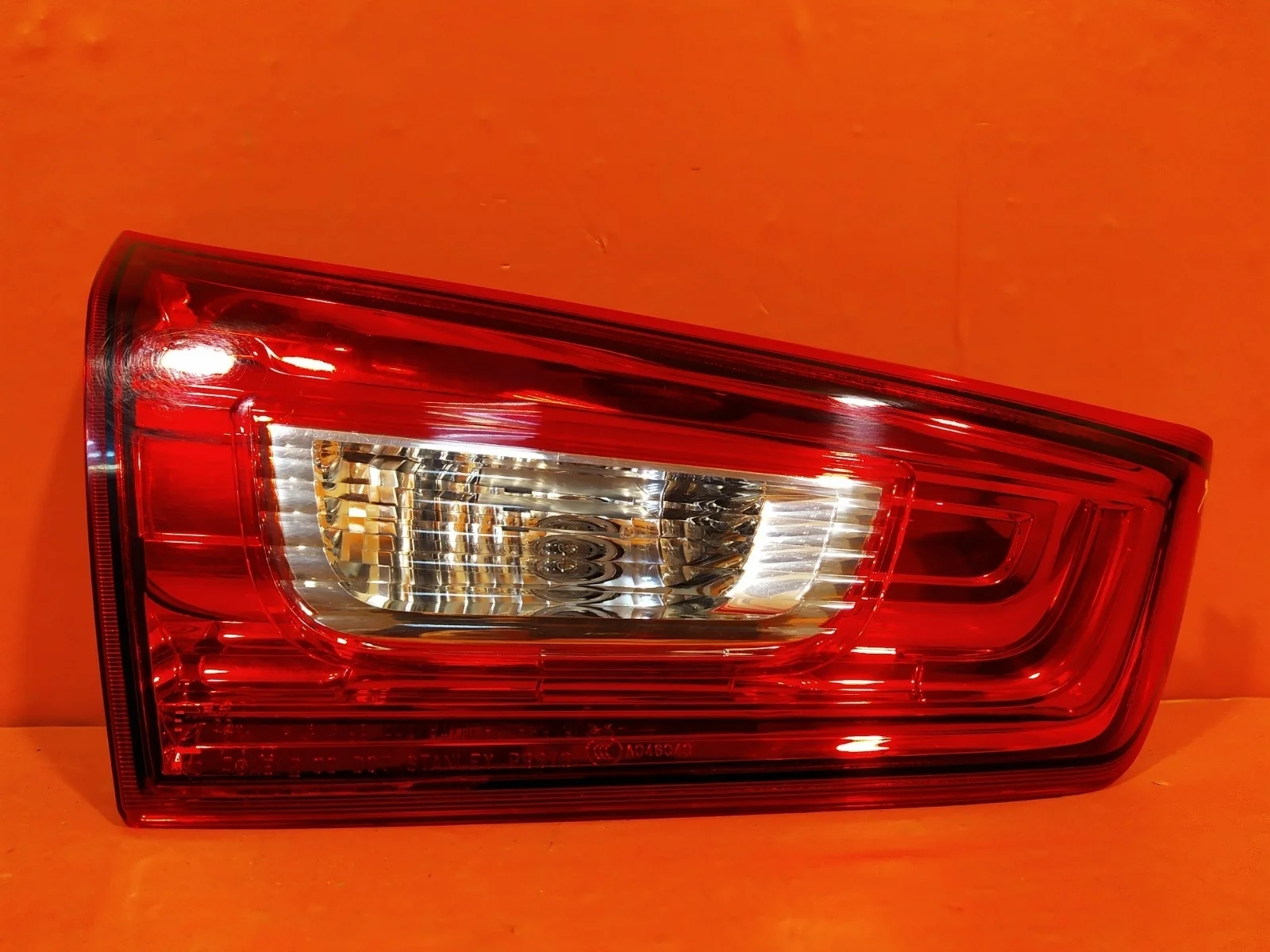 Фонарь внутренний Mitsubishi ASX 2010-нв GA0