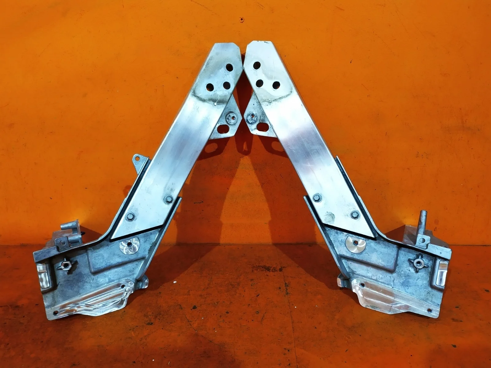 Кронштейн панели передней Mercedes GLC-Class 2015-нв X253