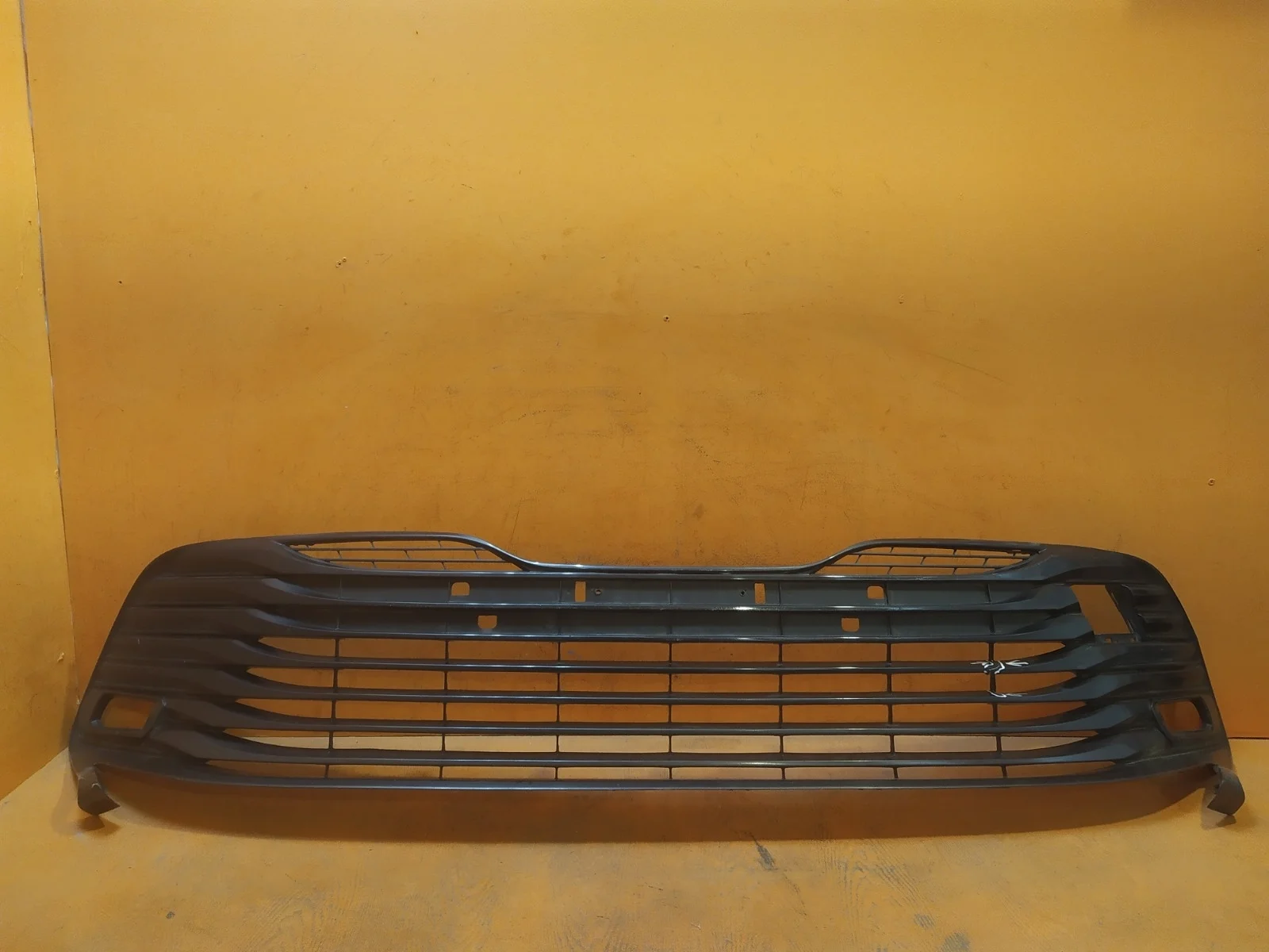 Решетка бампера Toyota Camry 2017-2021 8 XV70