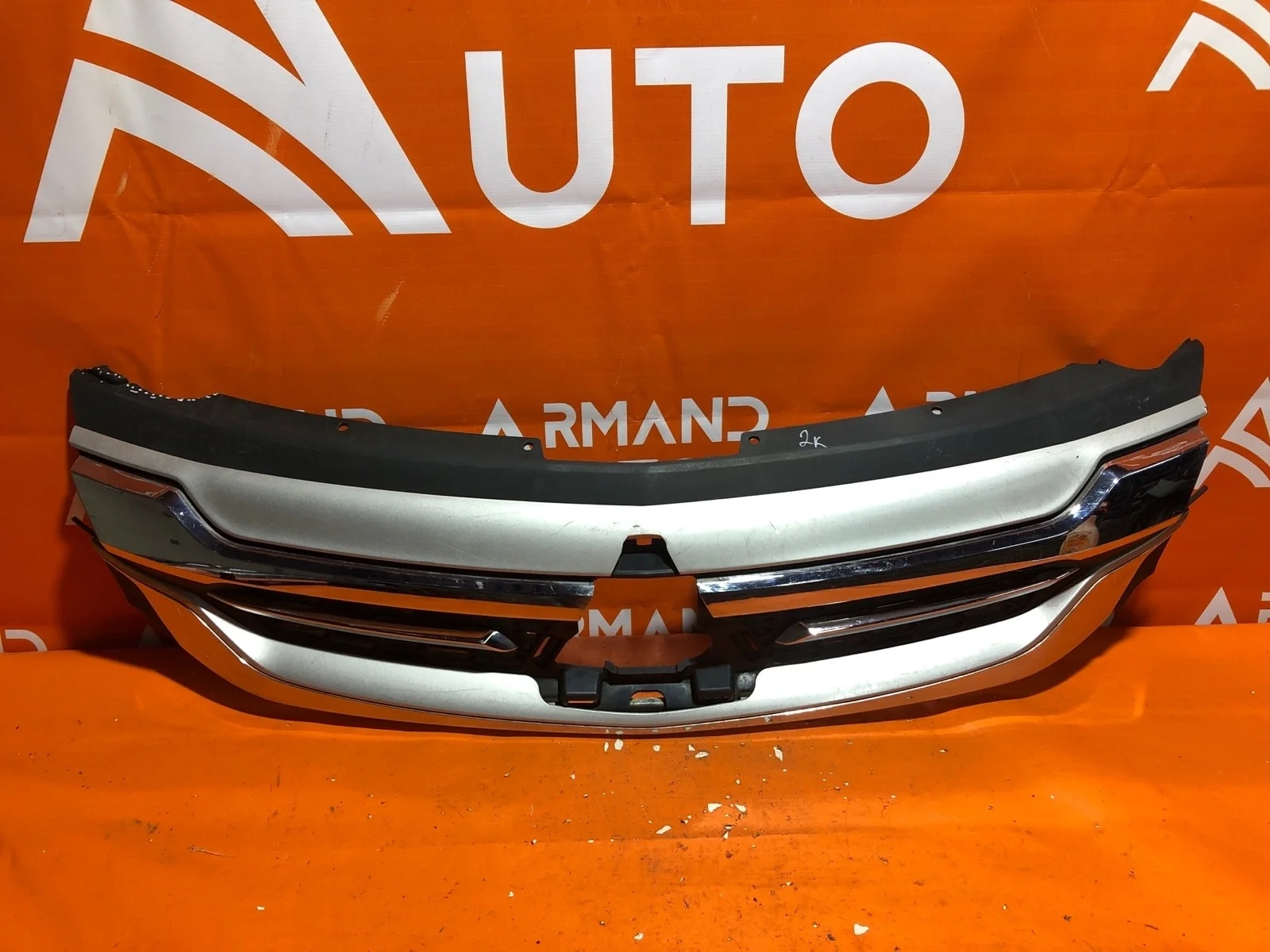 Решетка радиатора Mitsubishi Pajero Sport 2015-2021 3