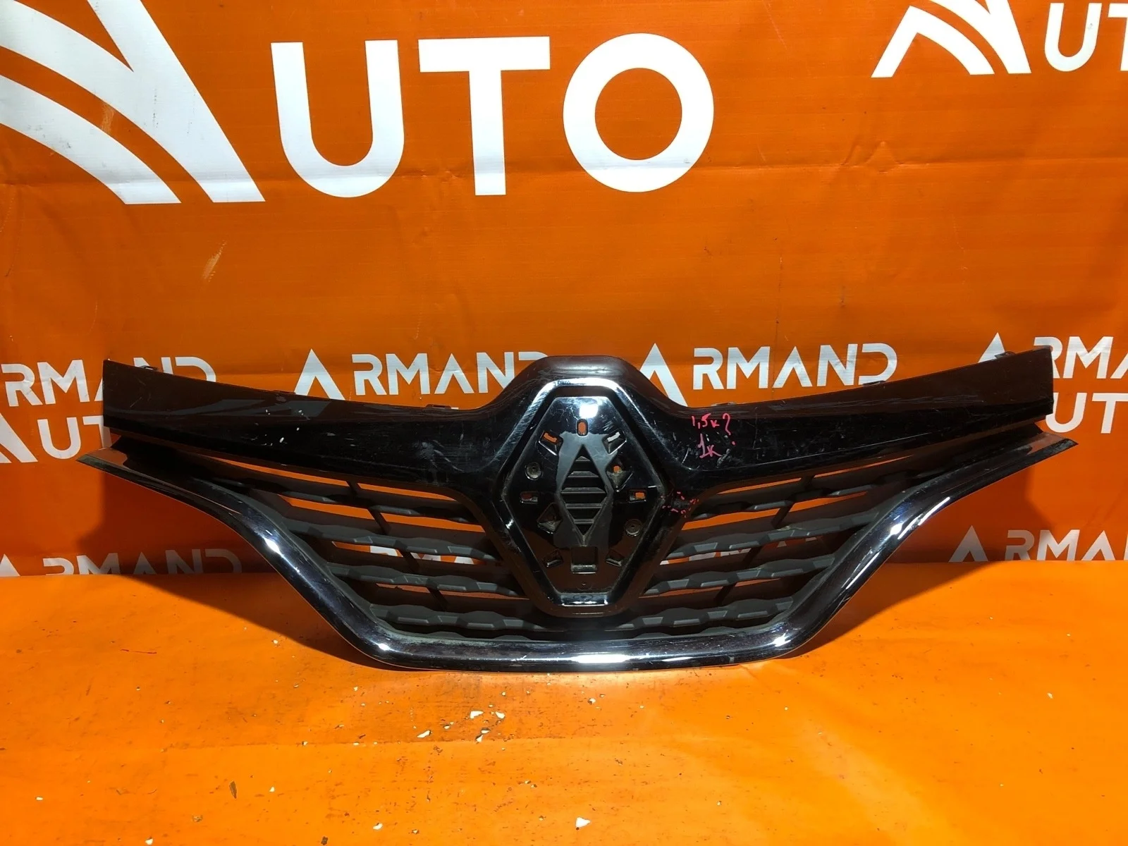 Решетка радиатора Renault KAPTUR 2016-2020
