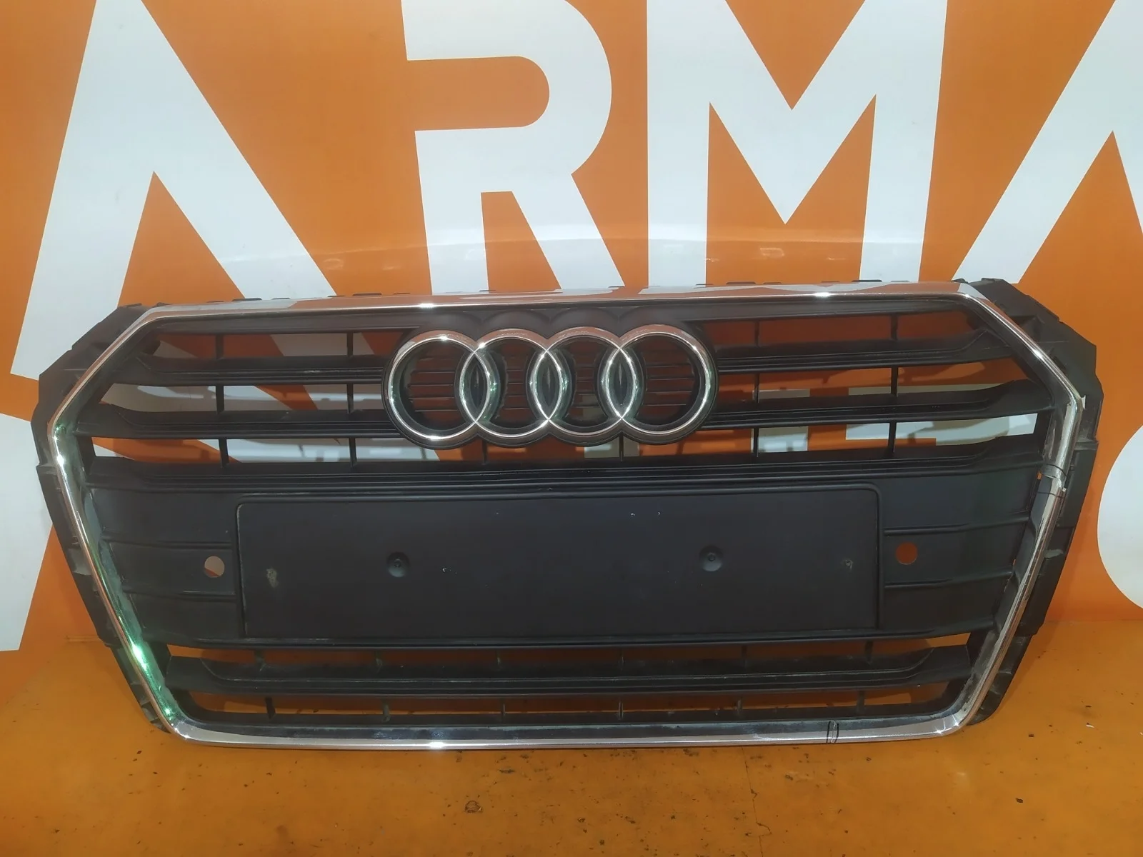 Решетка радиатора Audi A4 2015-2020 B9