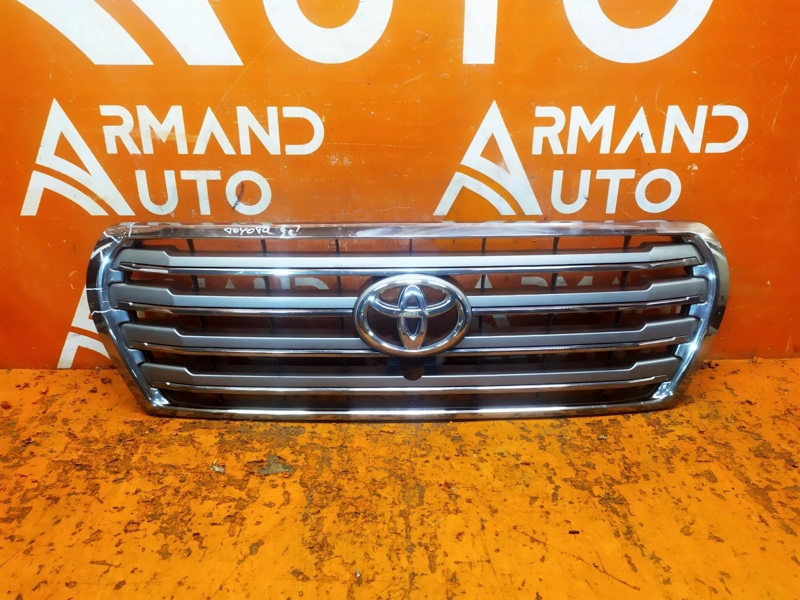 Решетка радиатора Toyota Land cruiser 2012-2015 200
