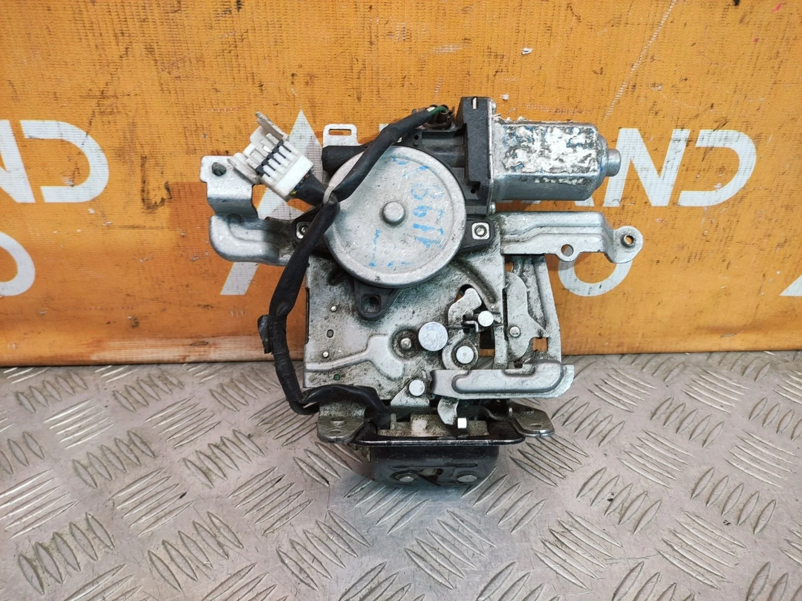 Замок двери багажника Nissan X-Trail 2013-2022 T32