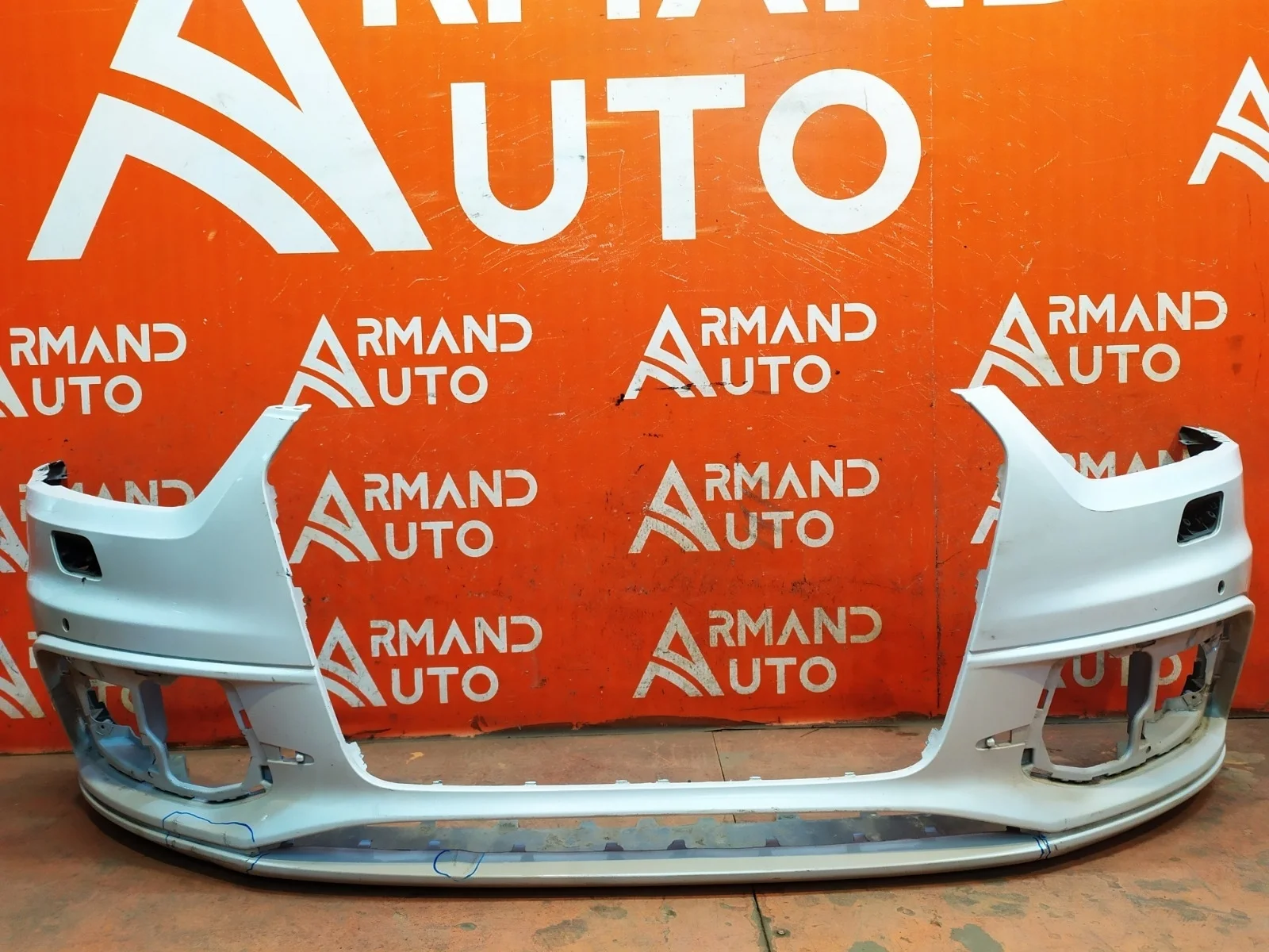Бампер Audi Q3 2011-2014 8U