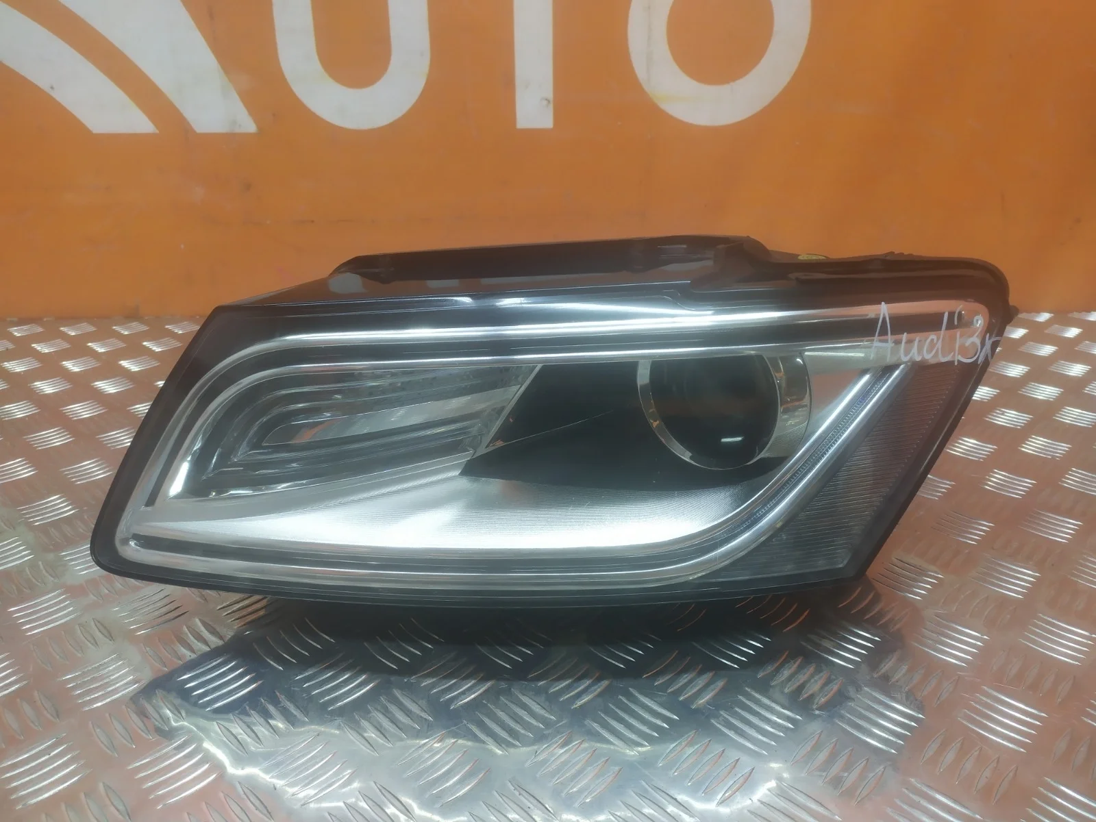 Фара Audi Q5 2012-2017 8R