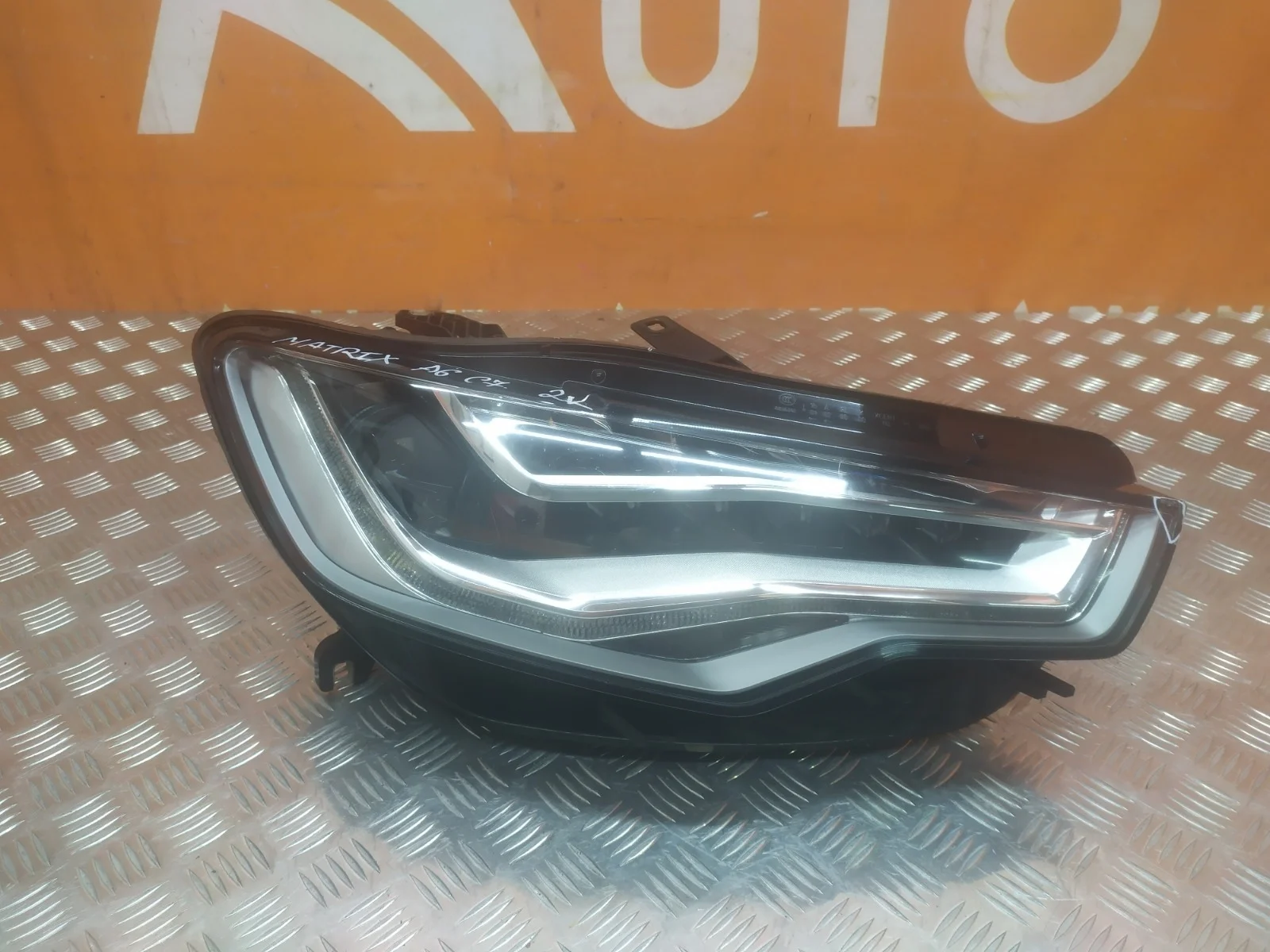 Фара Audi A6 2011-2014 C7