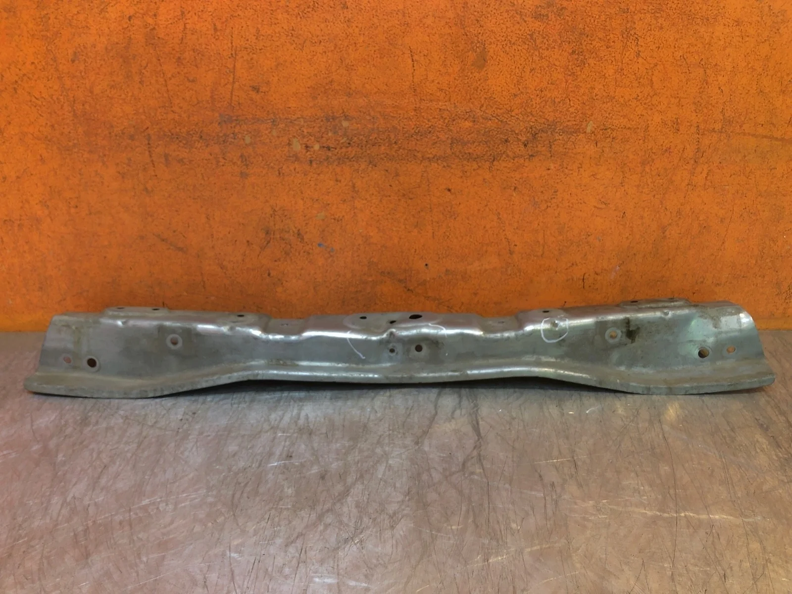 Усилитель бампера верхний Mitsubishi Outlander 2015-нв 3