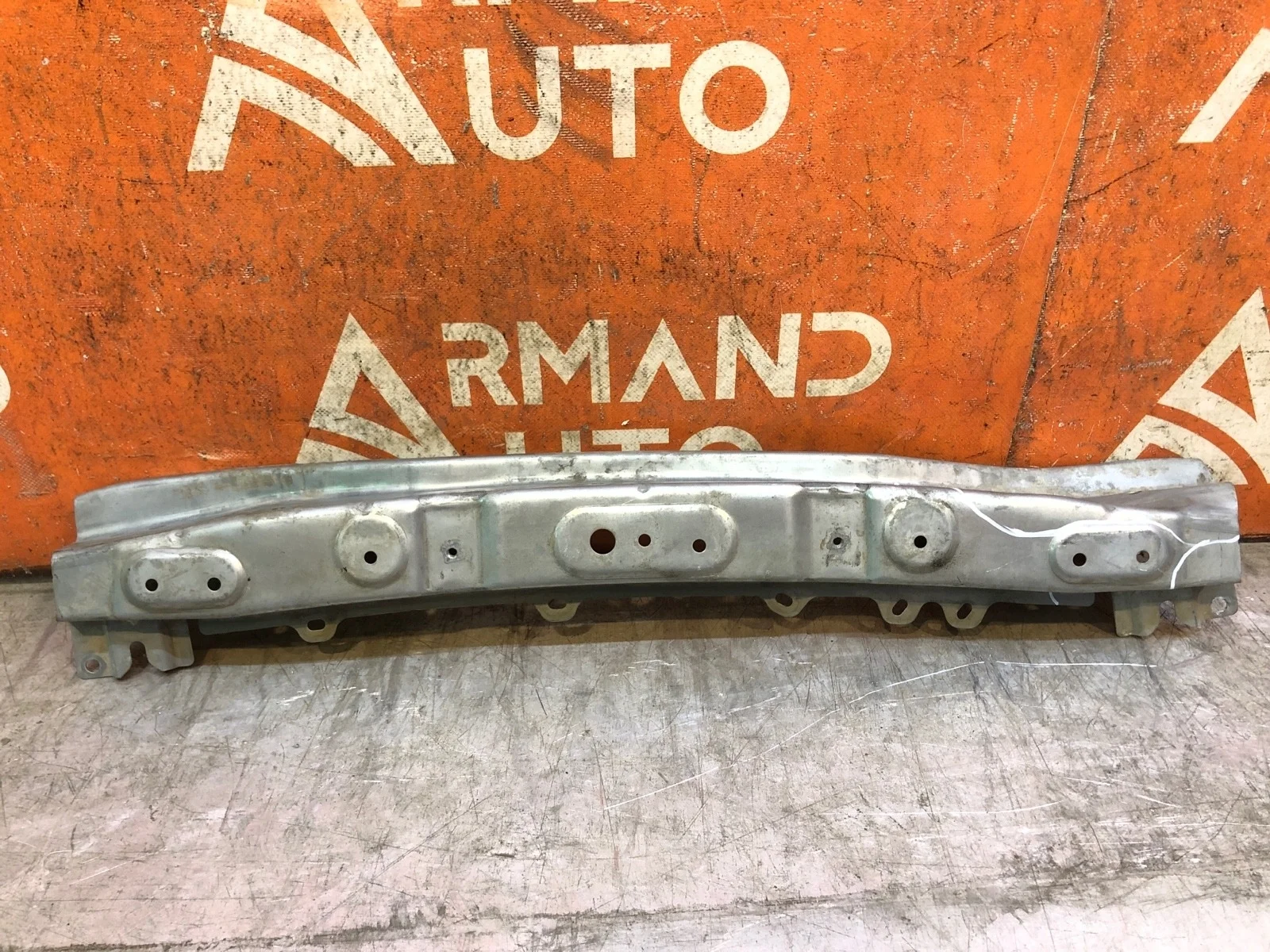 Усилитель бампера верхний Mitsubishi Outlander 2015-нв 3