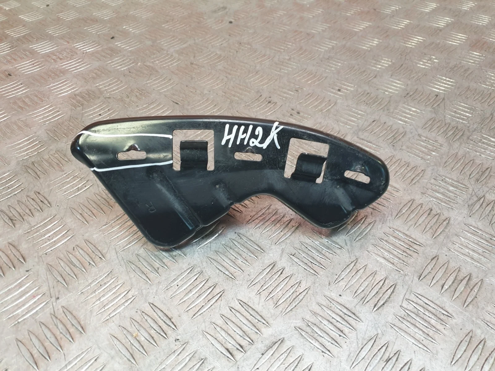 Кронштейн бампера Kia Sportage 2010-2016 3 SL
