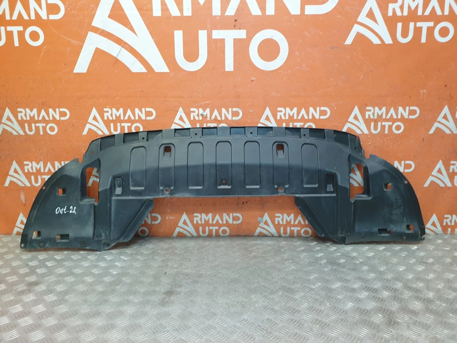 Пыльник бампера Mitsubishi Outlander 2012-нв 3