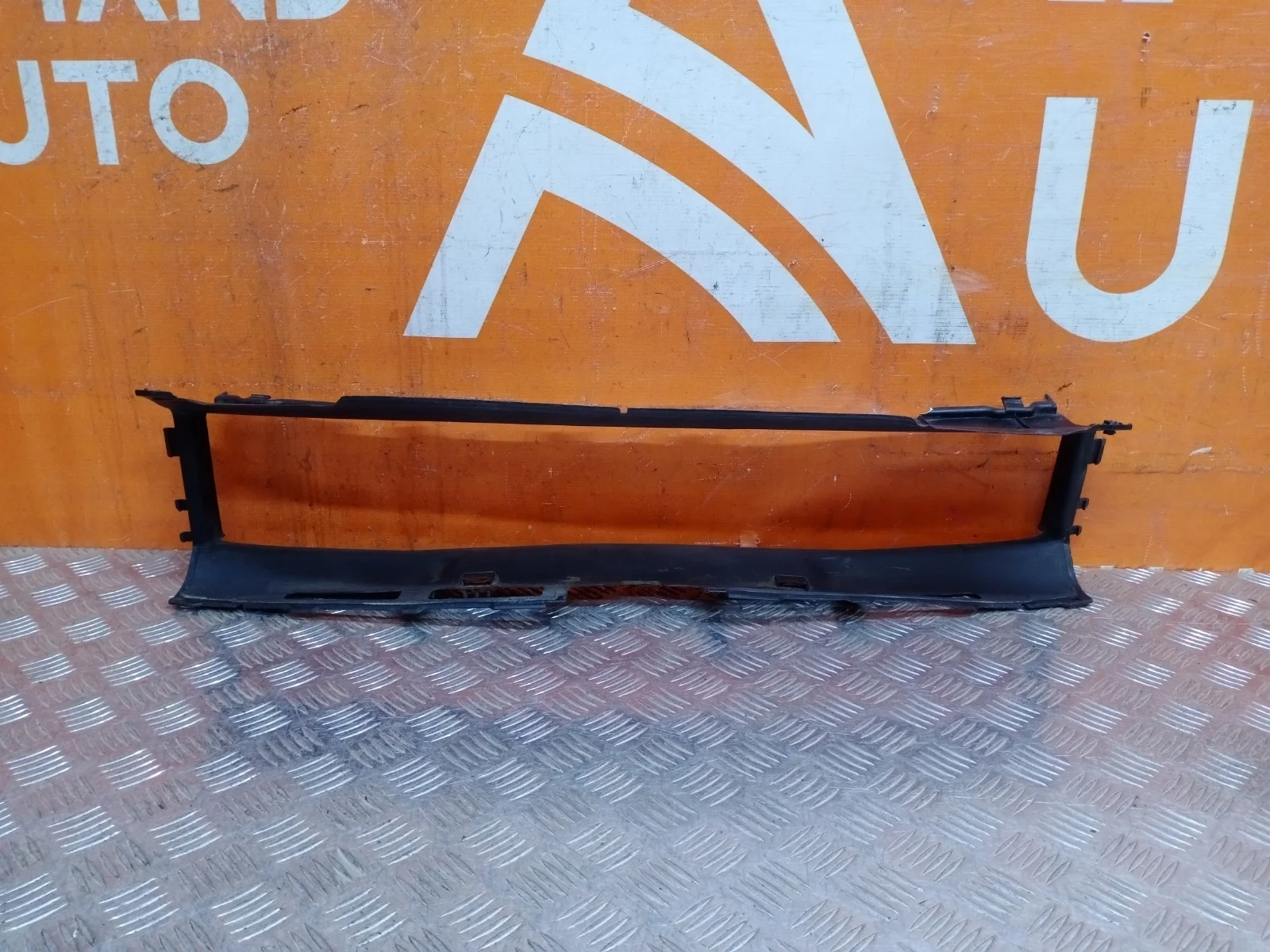 Воздуховод радиатора Porsche Macan 2014-нв 95b