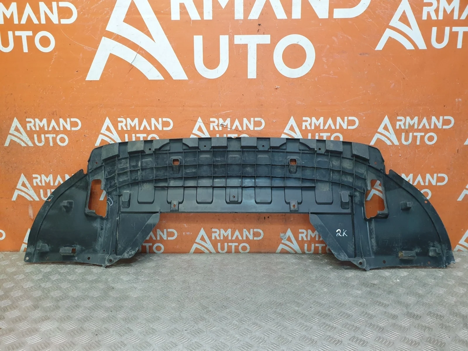 Пыльник бампера Mitsubishi Outlander 2012-нв 3