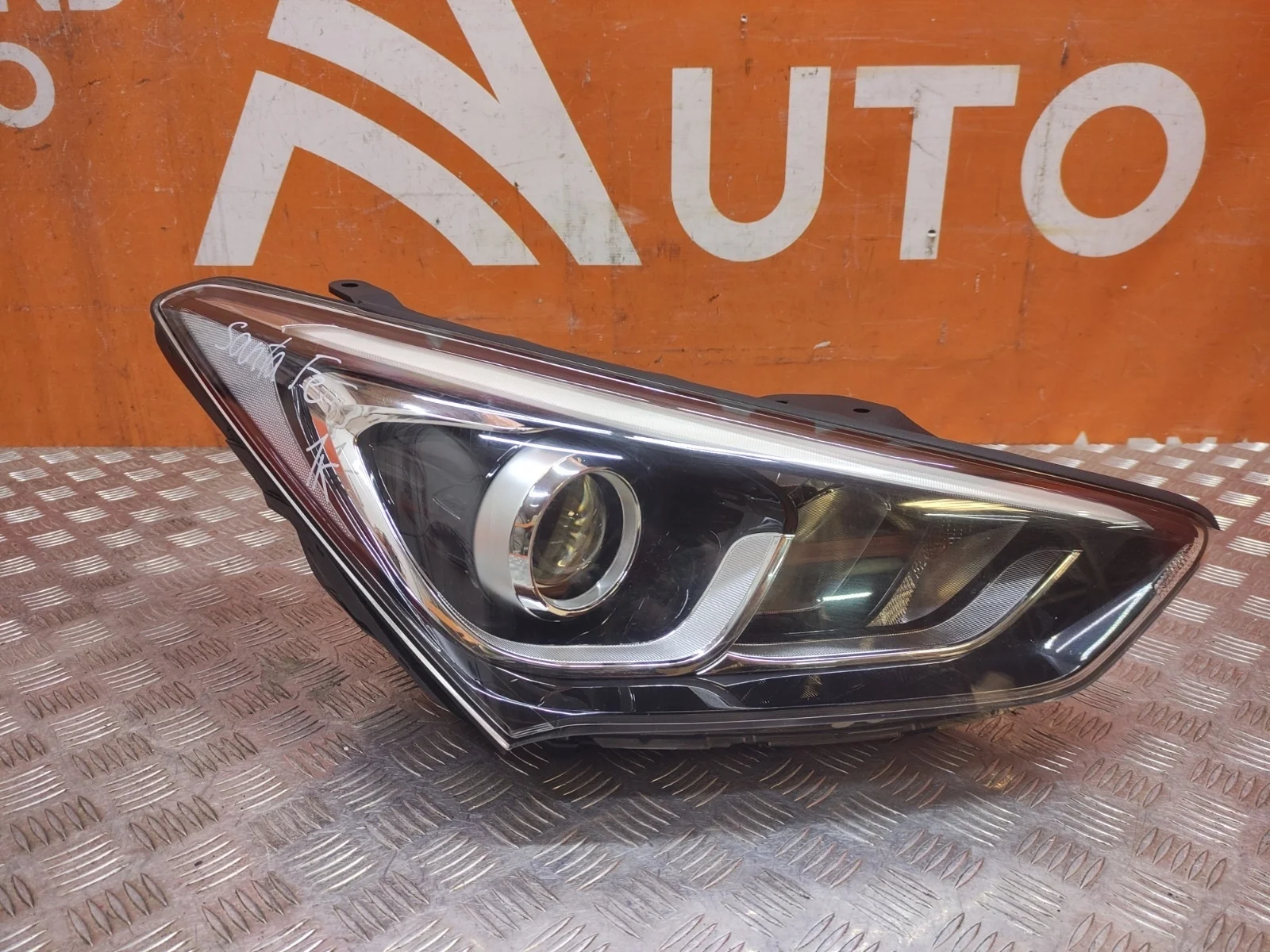 Фара Hyundai Santa Fe 2015-2019 3 DM
