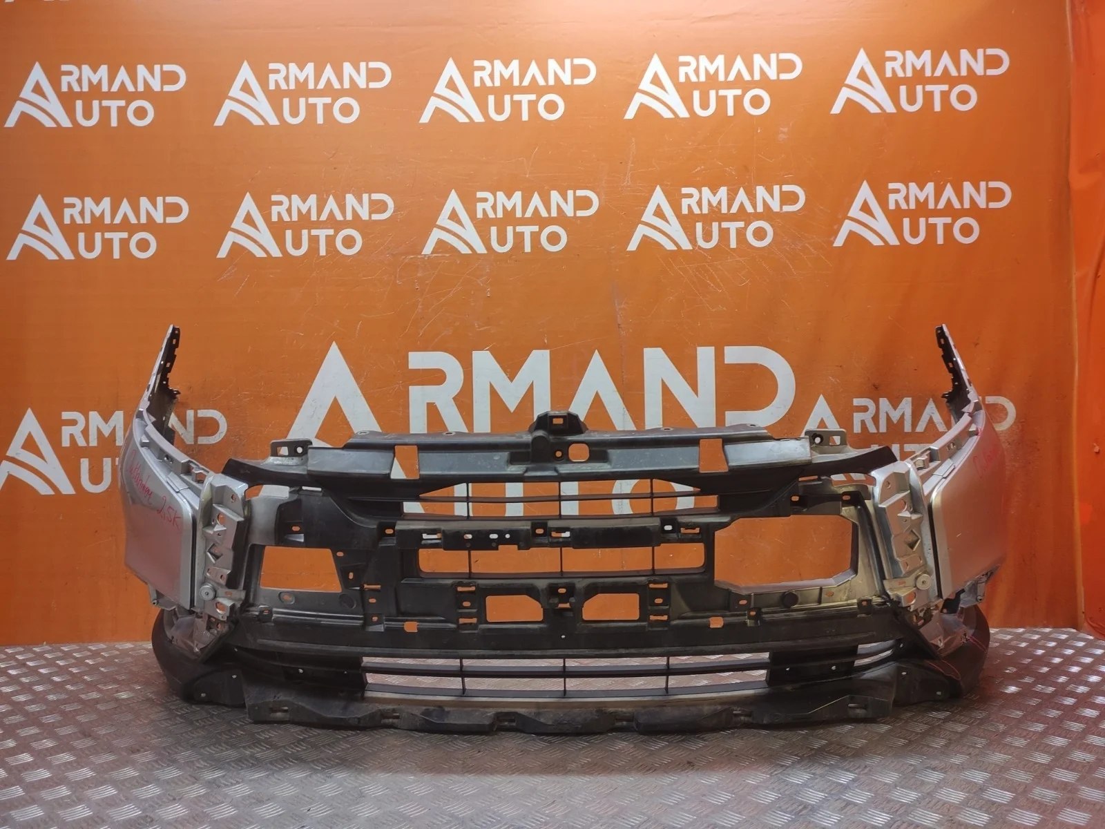 Бампер Mitsubishi Outlander 2018-нв 3