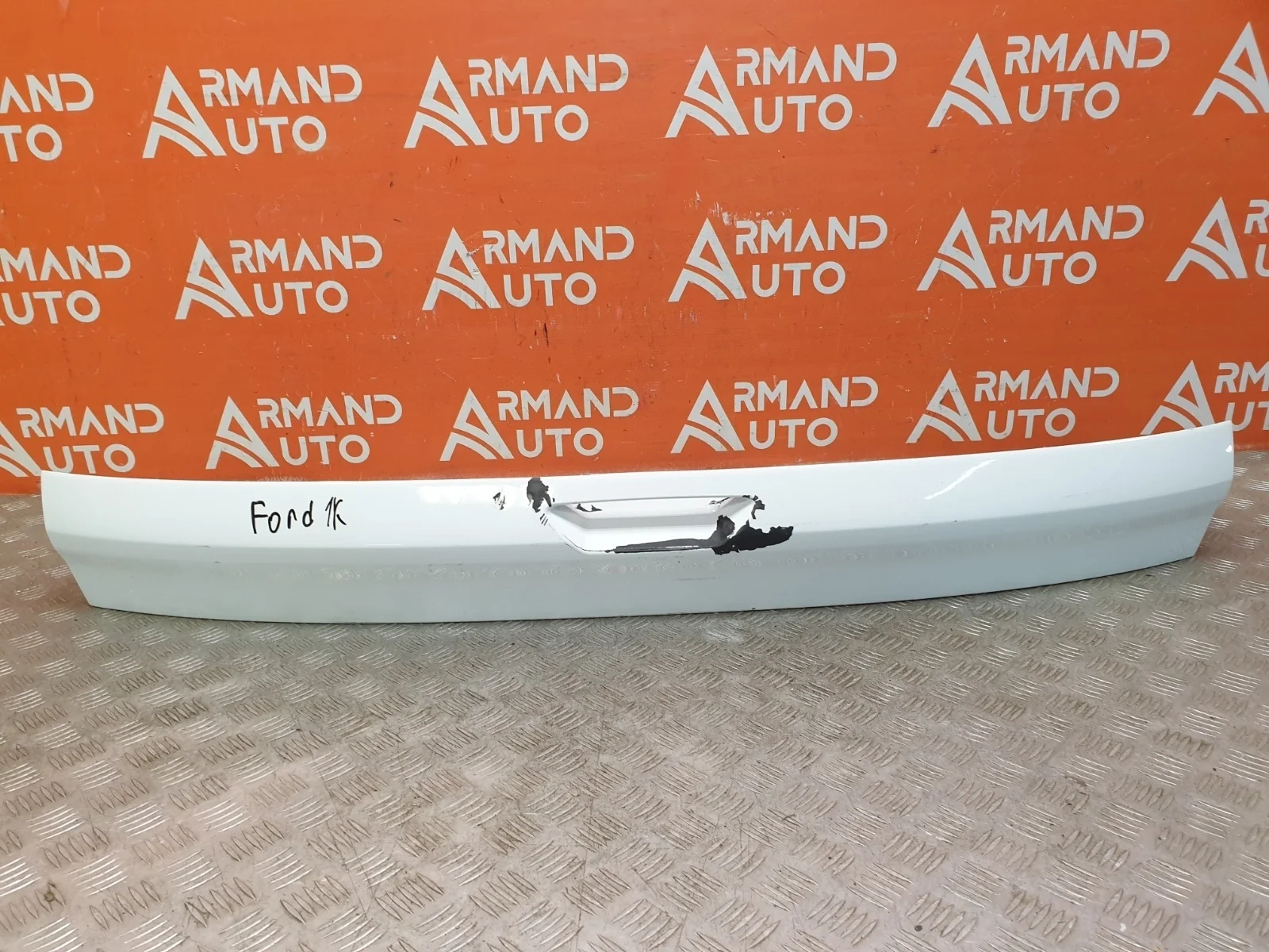 Накладка двери багажника Ford Kuga 2012-2019 CBS