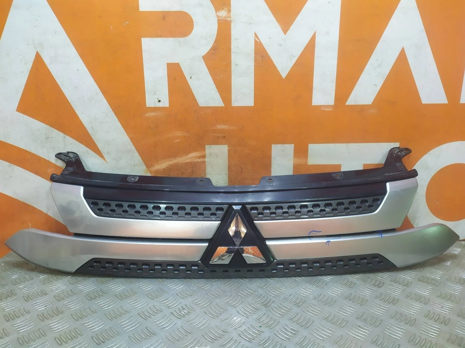 Решетка радиатора Mitsubishi Outlander 2018-нв 3
