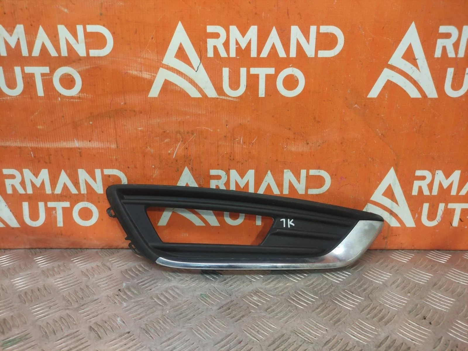 Окантовка птф FORD Focus 2014-2019 3