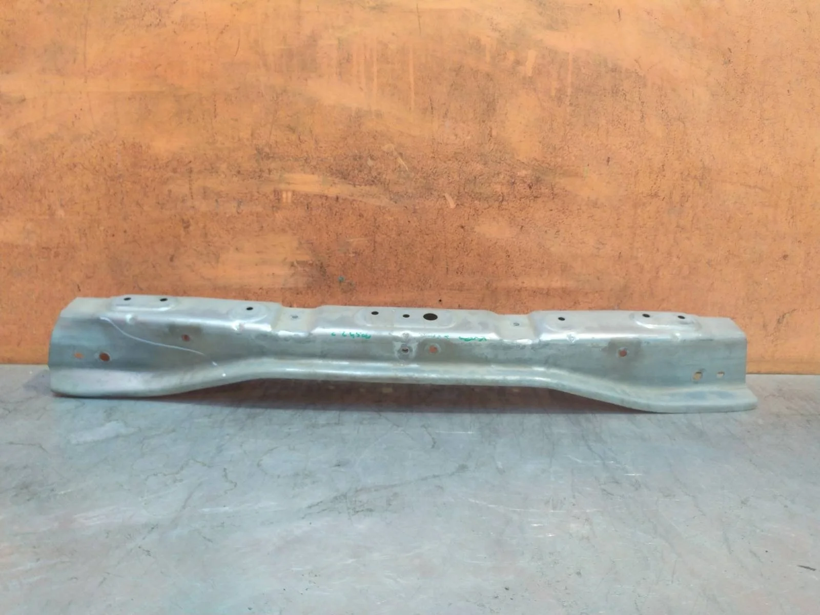 Усилитель бампера верхний MItsubishi Outlander 2015-нв 3