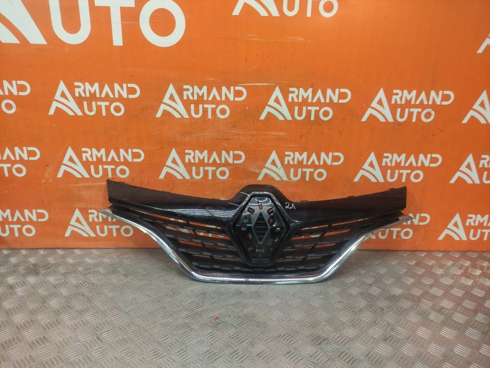 Решетка радиатора Renault Kaptur 2016-2020
