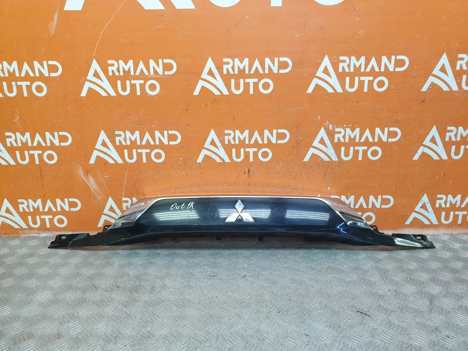 Накладка двери багажника Mitsubishi Outlander 2015-нв 3