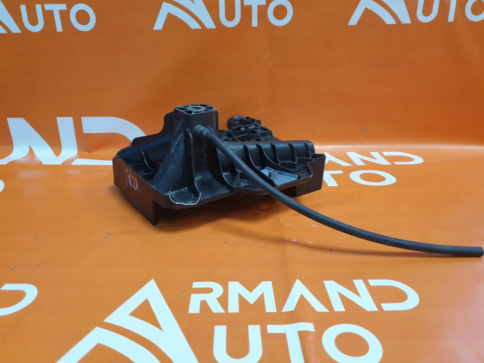 Площадка акб Volkswagen Polo 2014-2019 5