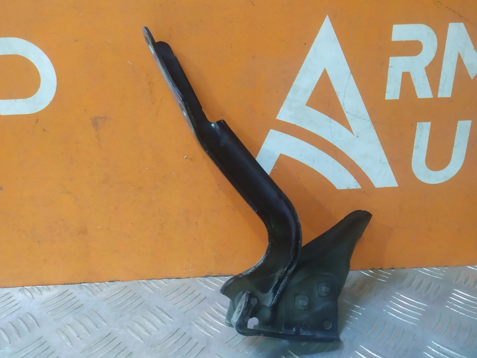 Петля капота Toyota Land Cruiser 2007-2015