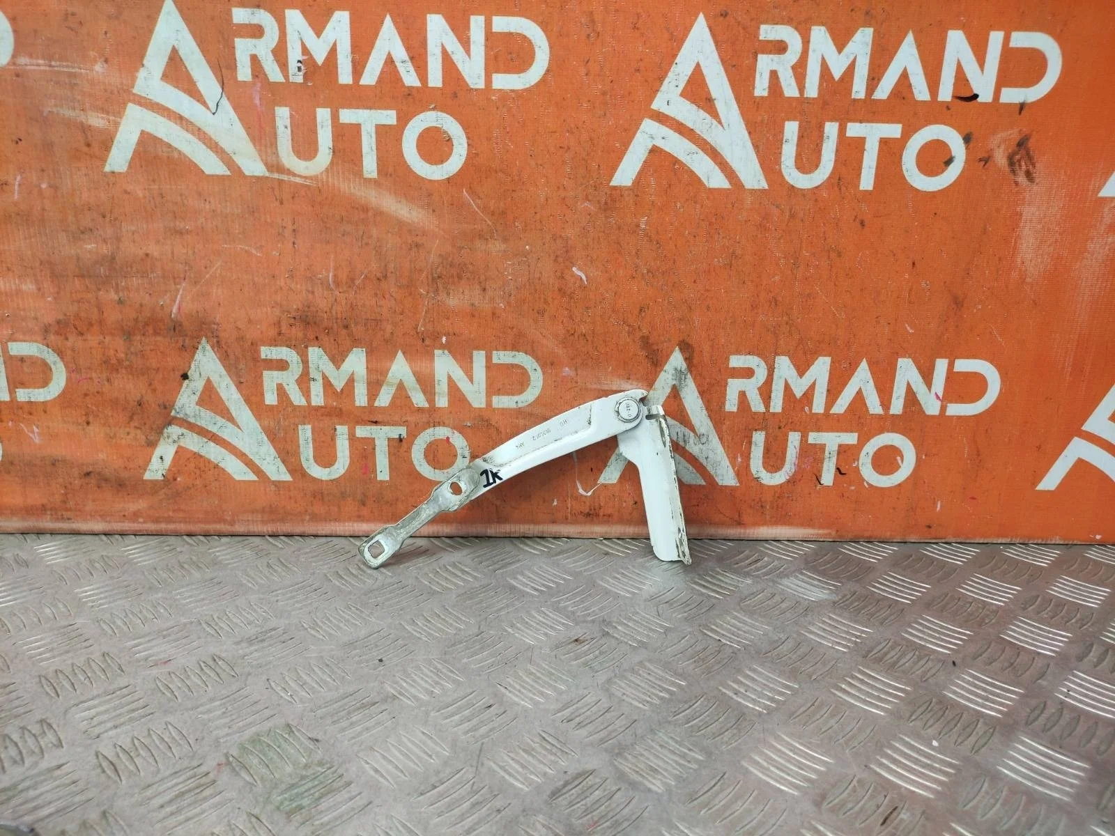 Петля капота Renault Duster 2010-2021